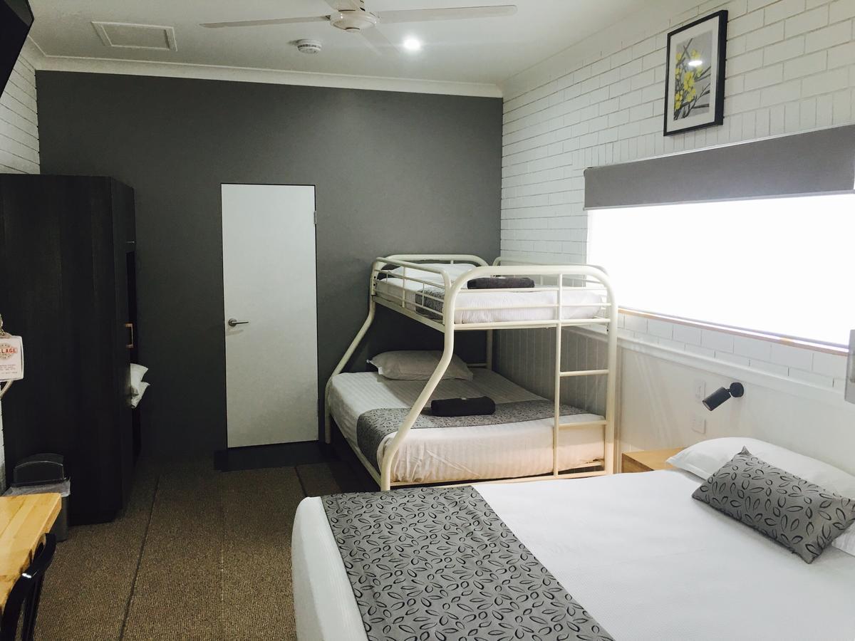 Gin Gin Village Motor Inn Motel Qld Eksteriør bilde
